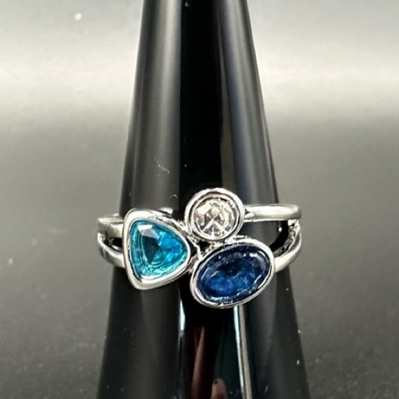 Silver & Blue Gemstone Cluster Ring – Size 7 – NWOT - Picture 12 of 17